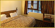deluxe resort in Srinagar